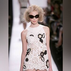 ◇$2450 OSCAR DE LA RENTA IVORY CROCHET SILK RUNWAY MINI DRESS TUNIC US M